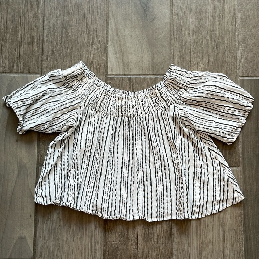 Kimchi-Blue Crop Flowy Top